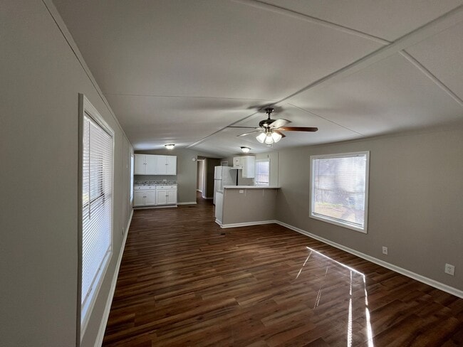 Foto del edificio - 6803 Waters Ave