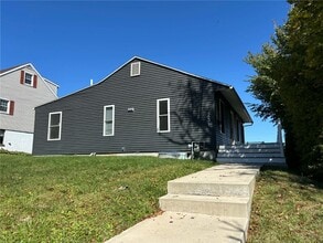 Building Photo - 231 W 3rd St