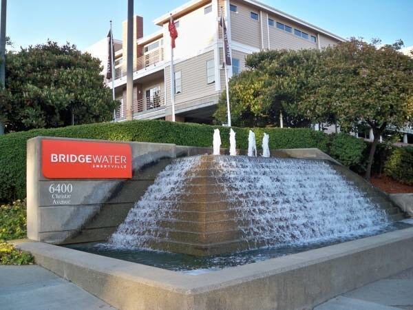 Foto principal - 6400 Christie Ave