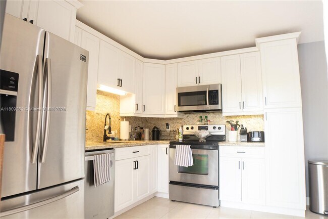 Foto del edificio - 726 NW 98th Cir
