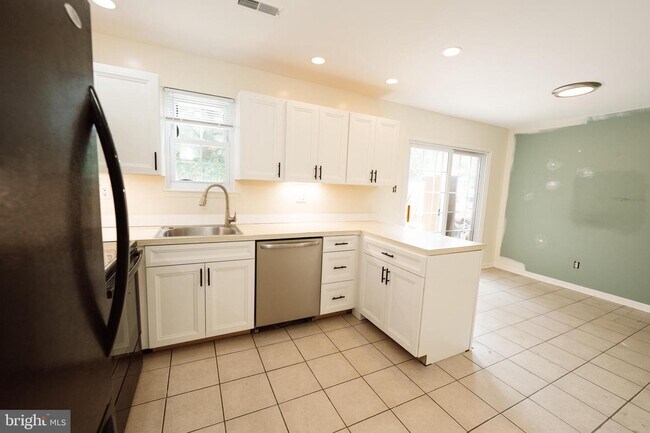 Foto del edificio - 114 Sandy Ridge Dr