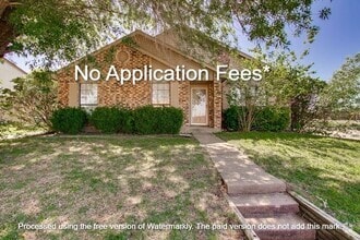 Building Photo - 9124 Pinehaven Dr
