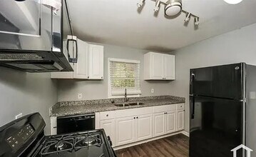 Building Photo - 732 Glass St NW