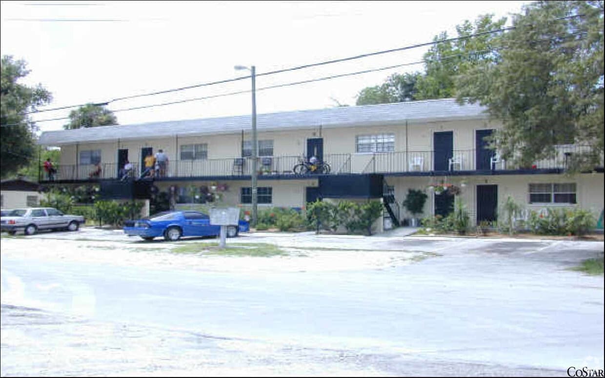 Primary Photo - 909 E Lotus Ave