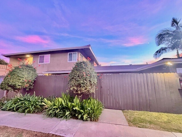 Foto del edificio - 17102 Emerald Ln