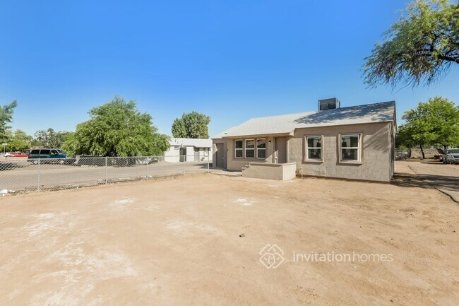 Building Photo - 34 W Tamarisk St