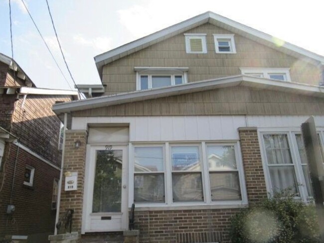 Foto del edificio - 3 Bedroom Single Family Home in Trenton