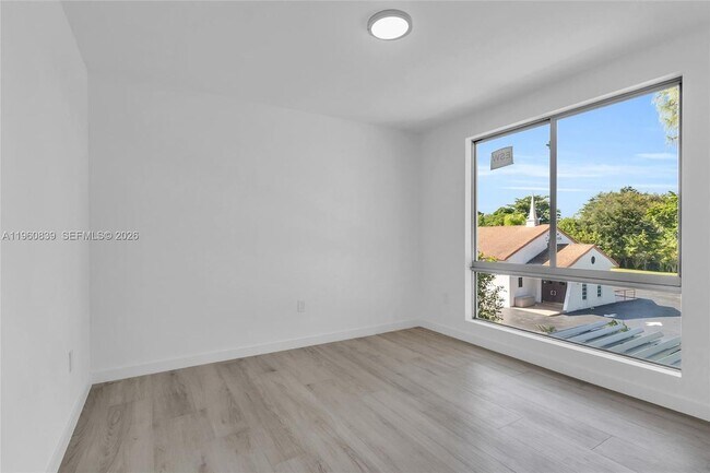 Foto del edificio - 3204 Plaza St