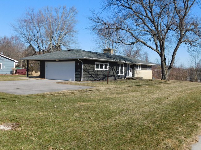 Building Photo - 6 Hillcrest Dr