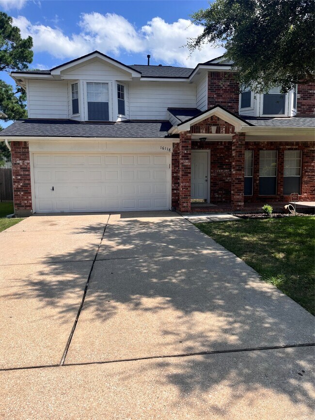 Foto del edificio - 16118 Cypress Valley Dr