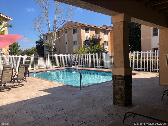 Building Photo - 2 br, 2 bath Apartment - Stirling Residential