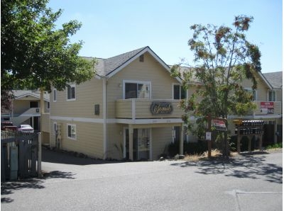 Primary Photo - Samish Heights Apartments
