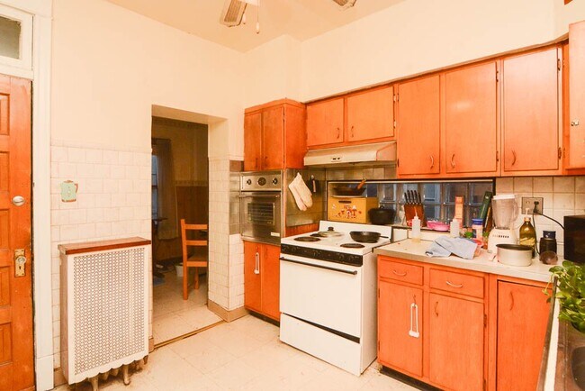 Foto del edificio - 3821 N Damen Ave