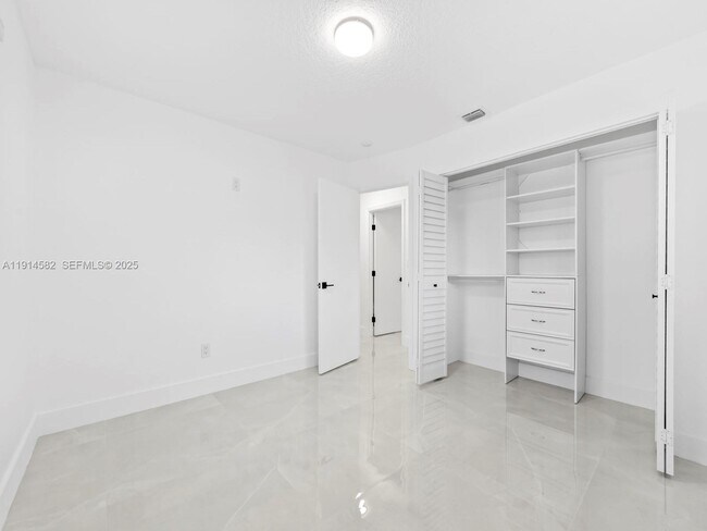 Building Photo - 19850 Franjo Rd