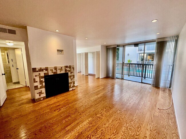 Foto del edificio - 1134 Alta Loma Rd