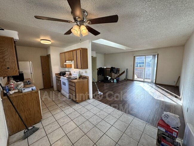 Building Photo - 819 Yuma St