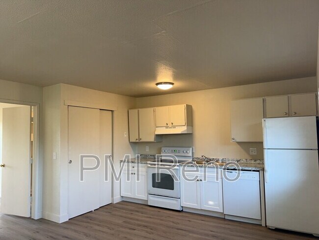 Foto del edificio - 690 Field St