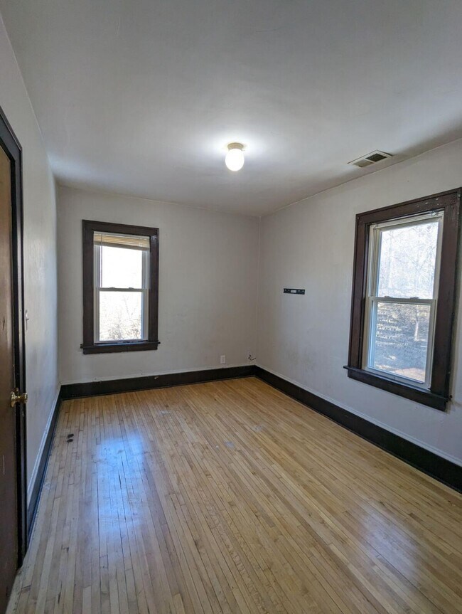 Bedroom 3 - 721 Plum St