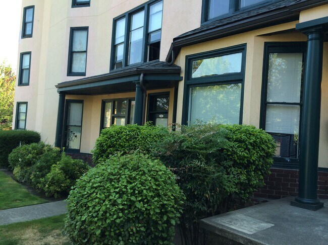 Building Photo - 322 N G St