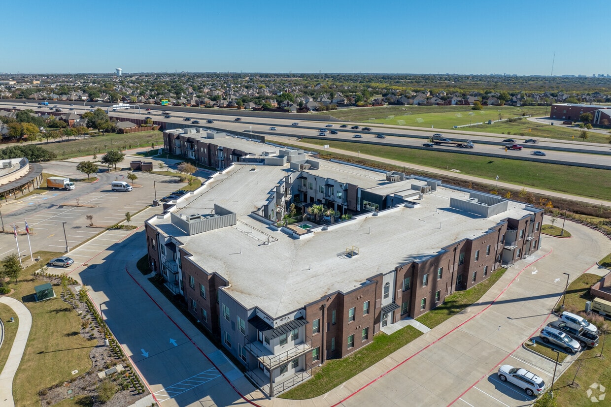 Aerial Photo - Retreat at Carrollton