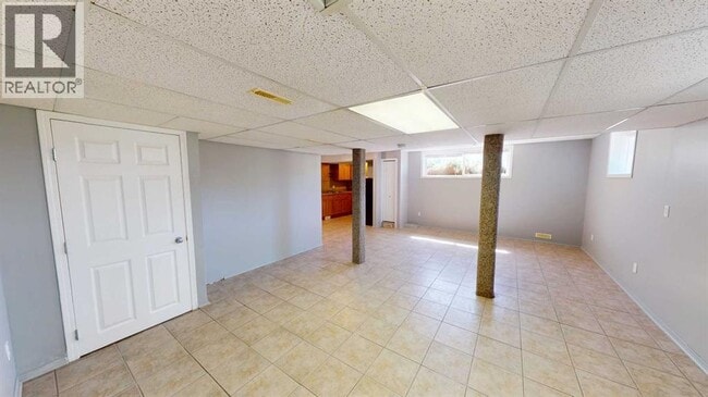 Building Photo - 9835-100A 100a Ave
