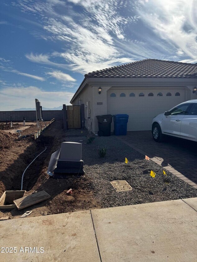 Foto del edificio - 10211 W Crittenden Ln