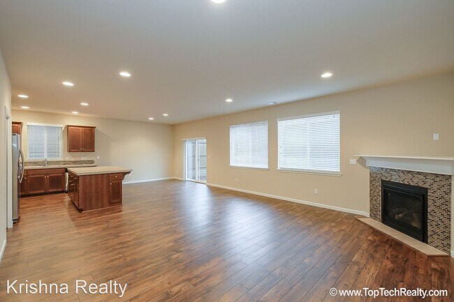 Foto del edificio - 4 br, 2.5 bath House - 7296 NW Dusty Ter