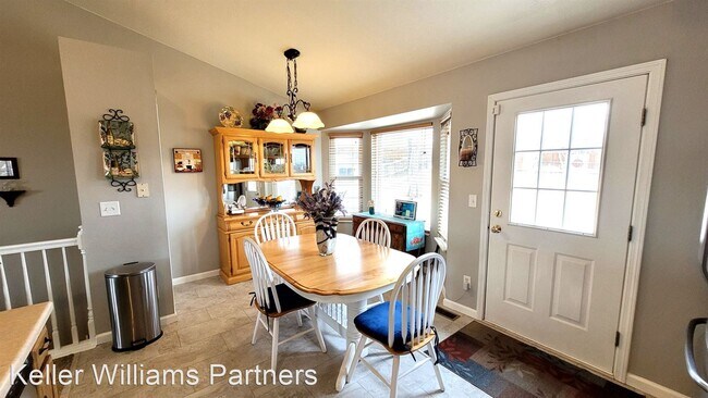 Building Photo - 4 br, 2 bath House - 7242 Coral Ridge Dr