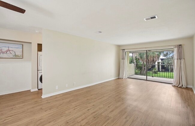 Building Photo - 7300 Sunshine Skyway Ln S