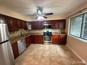 Building Photo - 1302 Edison Glen Terrace