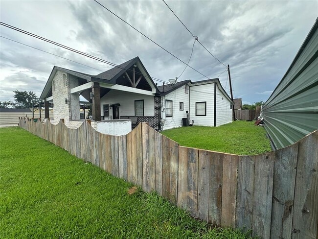 Foto del edificio - 3335 Lafferty Rd