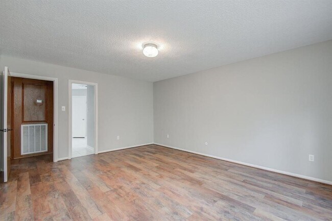 Foto del edificio - 11918 Glenway Dr