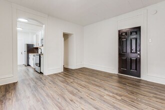 Building Photo - 240 Hazelwood Ave