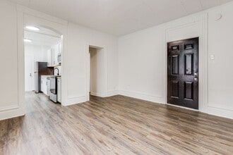 Building Photo - 240 Hazelwood Ave
