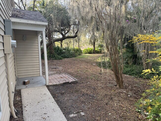 Building Photo - Two bedroom two bath ground floor townhome