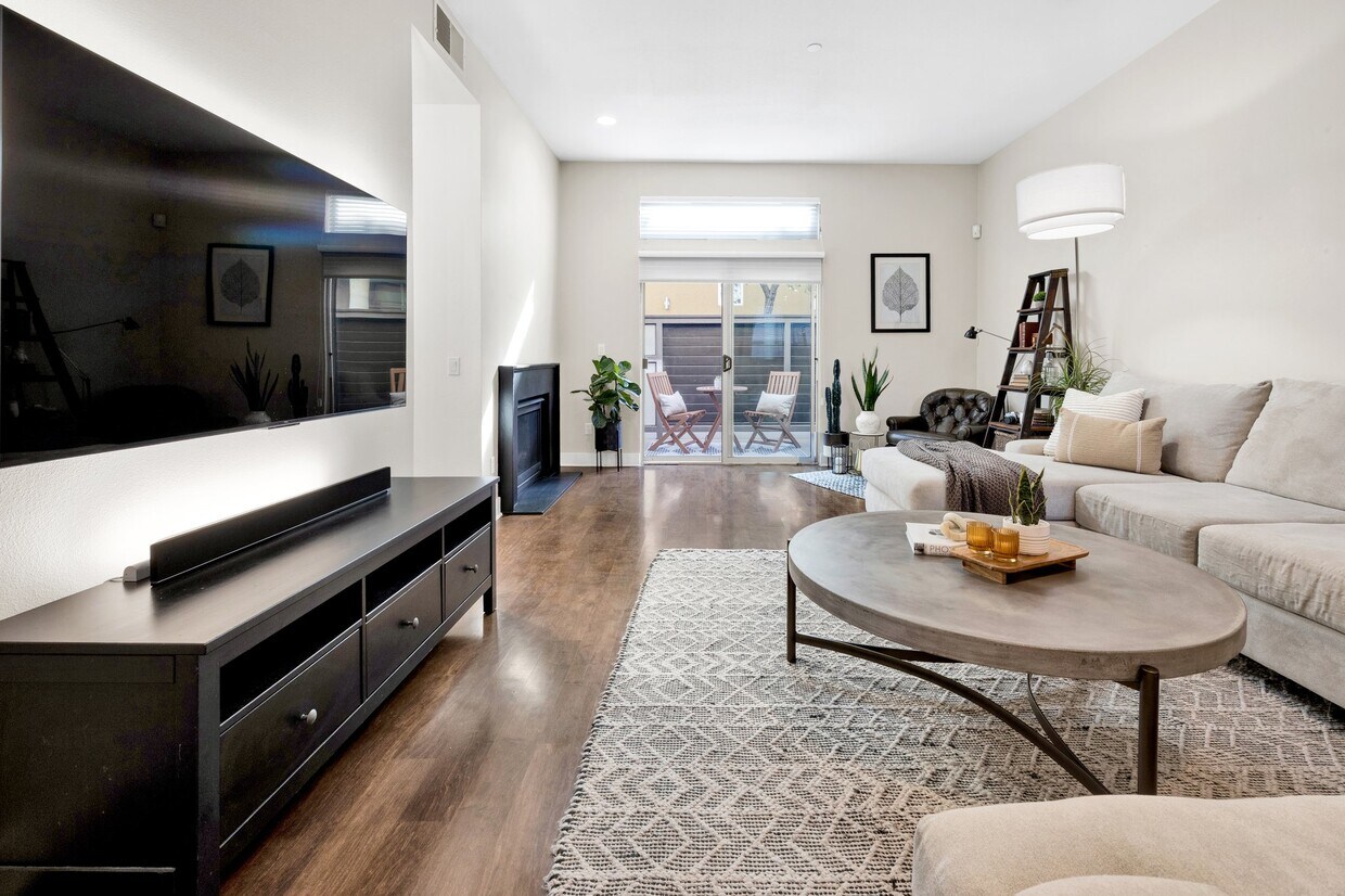 Living Room - 11815 Laurelwood Dr