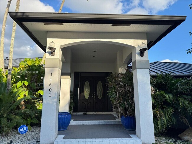 Building Photo - 14601 SW 99th Ave