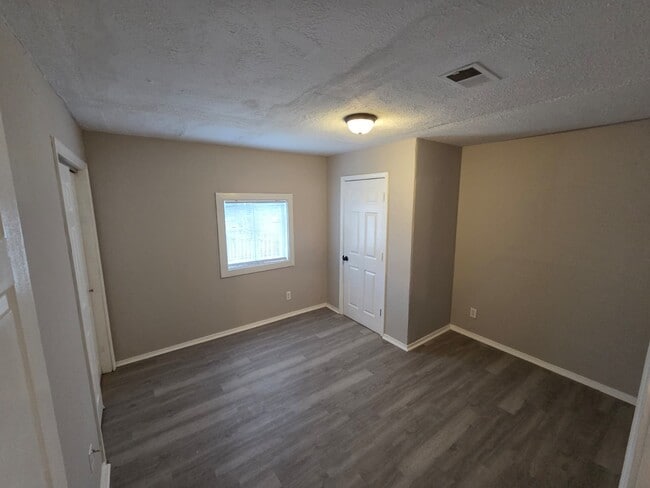 Photo - 1352 Dianne Dr House