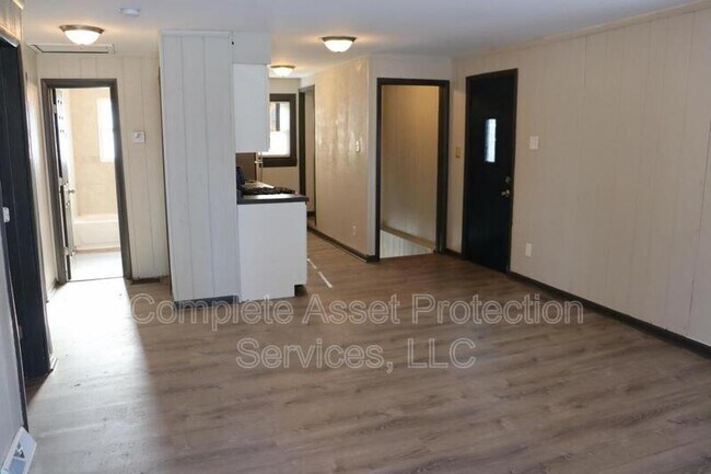 Building Photo - 2419 Riverside Dr