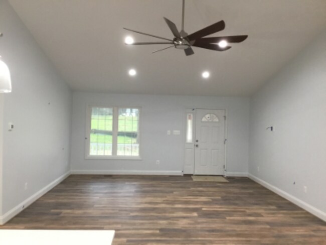 Foto del edificio - 6370 Myers Mill Rd