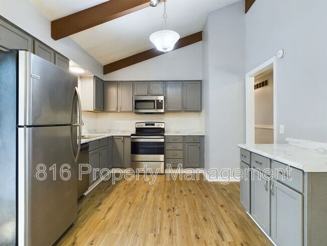 Building Photo - 4900 N Spruce Ave