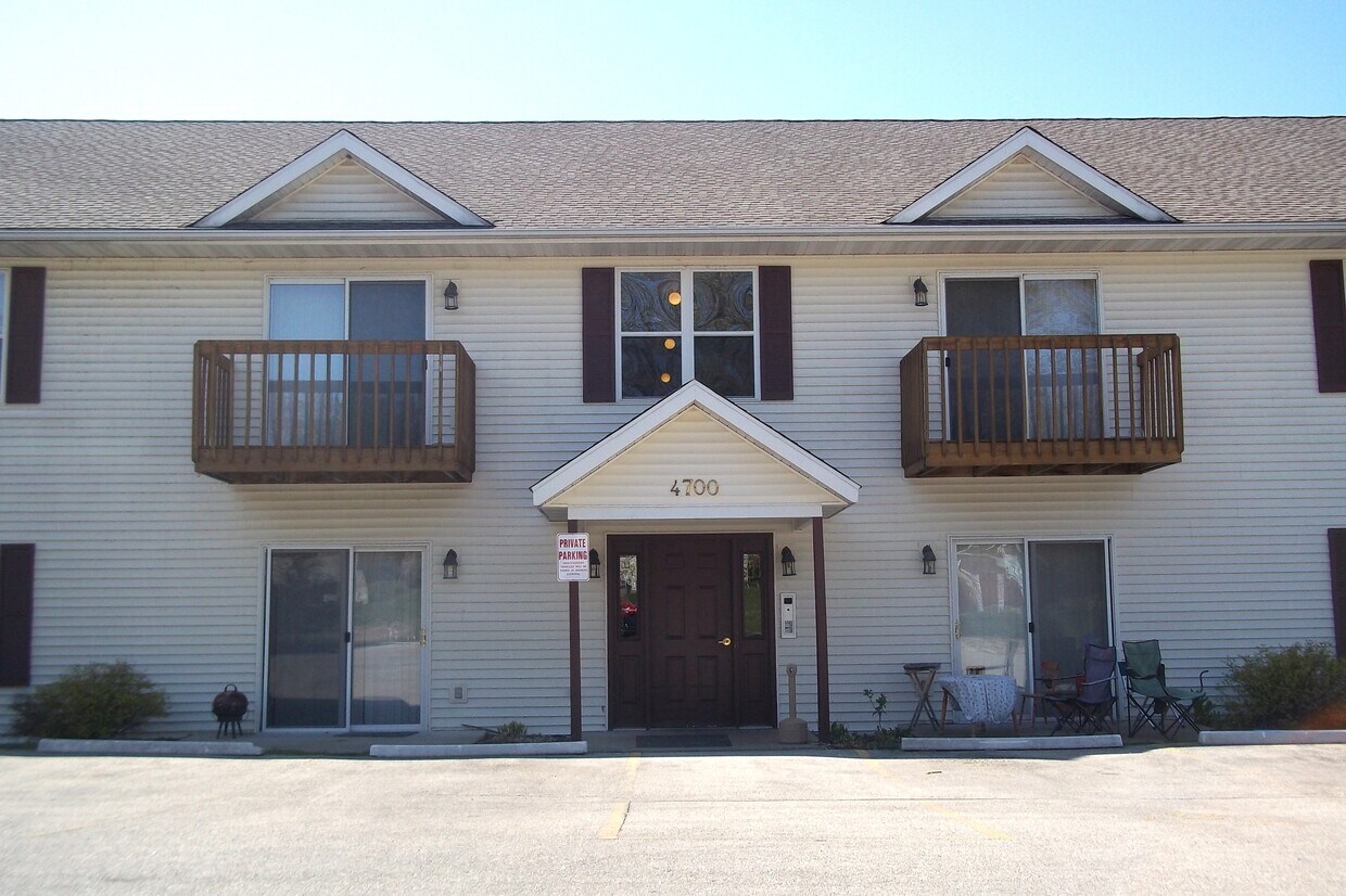 4700 Siggelkow Rd Unit 1, Mc Farland, WI 53558 Apartments in Mc