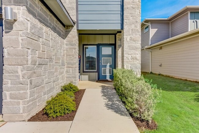 Building Photo - 109 Cupreata Ln