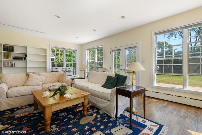 Building Photo - 400 Washington Ave