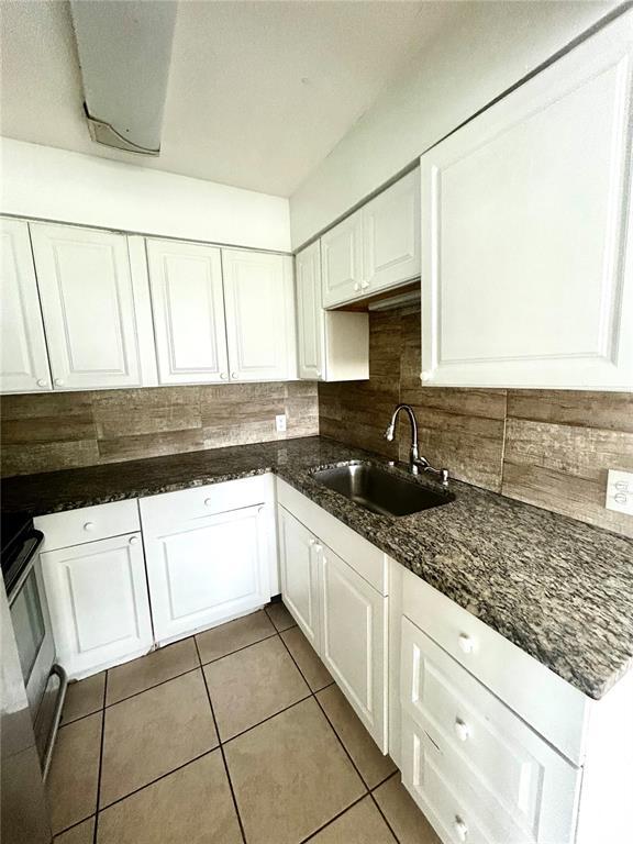 Building Photo - 2695 Fruitville Rd