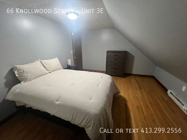 Foto del edificio - 66 Knollwood St