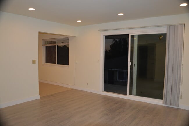 Building Photo - 84 Kim Louise Dr