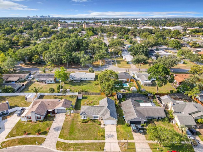 Building Photo - 1812 Crownwood Dr
