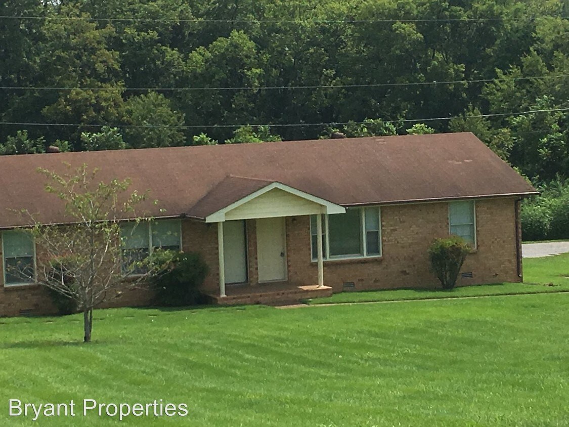 Primary Photo - 301 Highland Heights Dr
