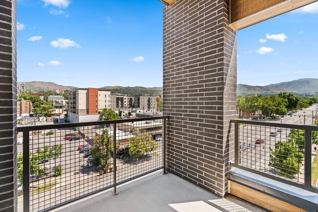 Cottonwood Broadway Apartments Balcony - Karve on Broadway